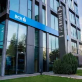 Sediul băncii BCR situat în centrul de afaceri The Bridge din București