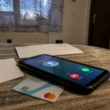 Tentativă de fraude bancare prin telefon