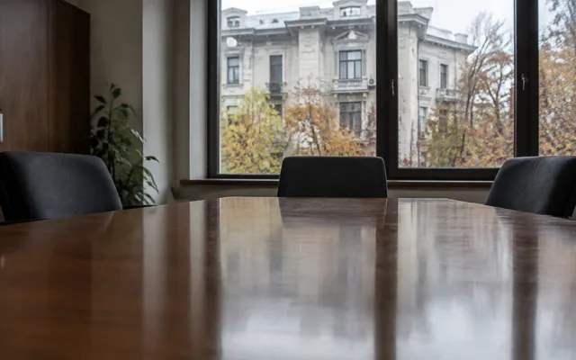 Masă de consiliu pentru pensii private